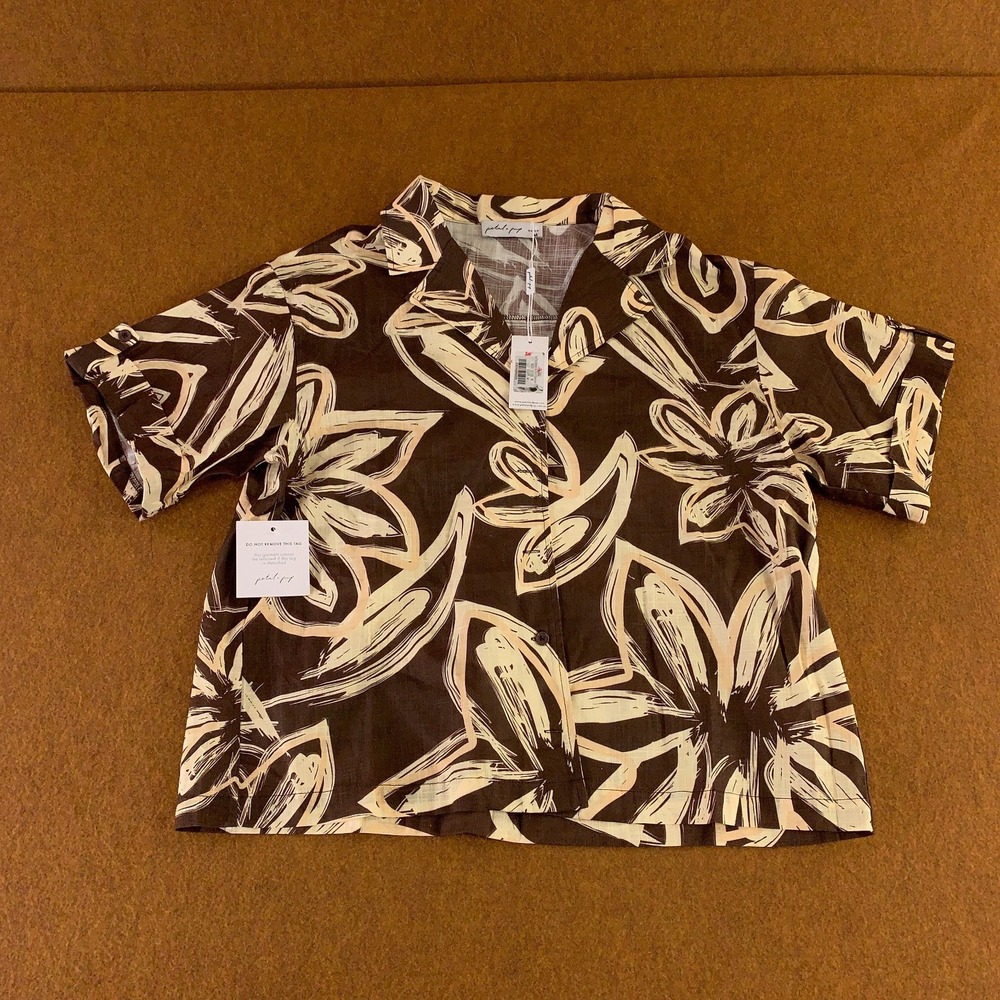 Petal & Pup Womens Size Medium Chocolate Floral Pacifica Button Up Shirt NWT